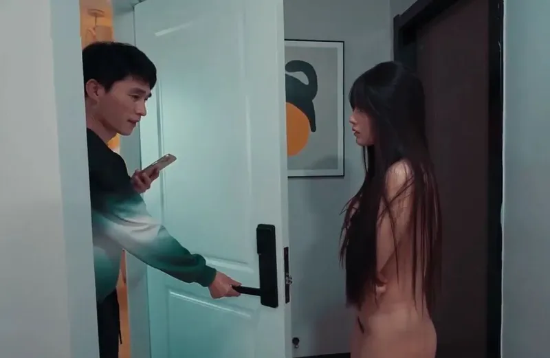 Cho cô hàng xóm trần chuồng ở nhờ vì bị anh xã đuổi ra khỏi nhà